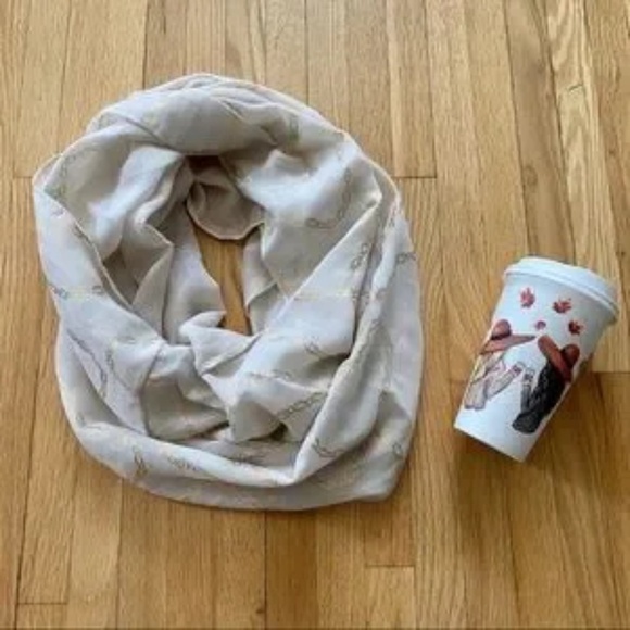Evelyn K New York Beige Gold Chain Print Infinity Loop Scarf Lightweight One Siz - Picture 6 of 7